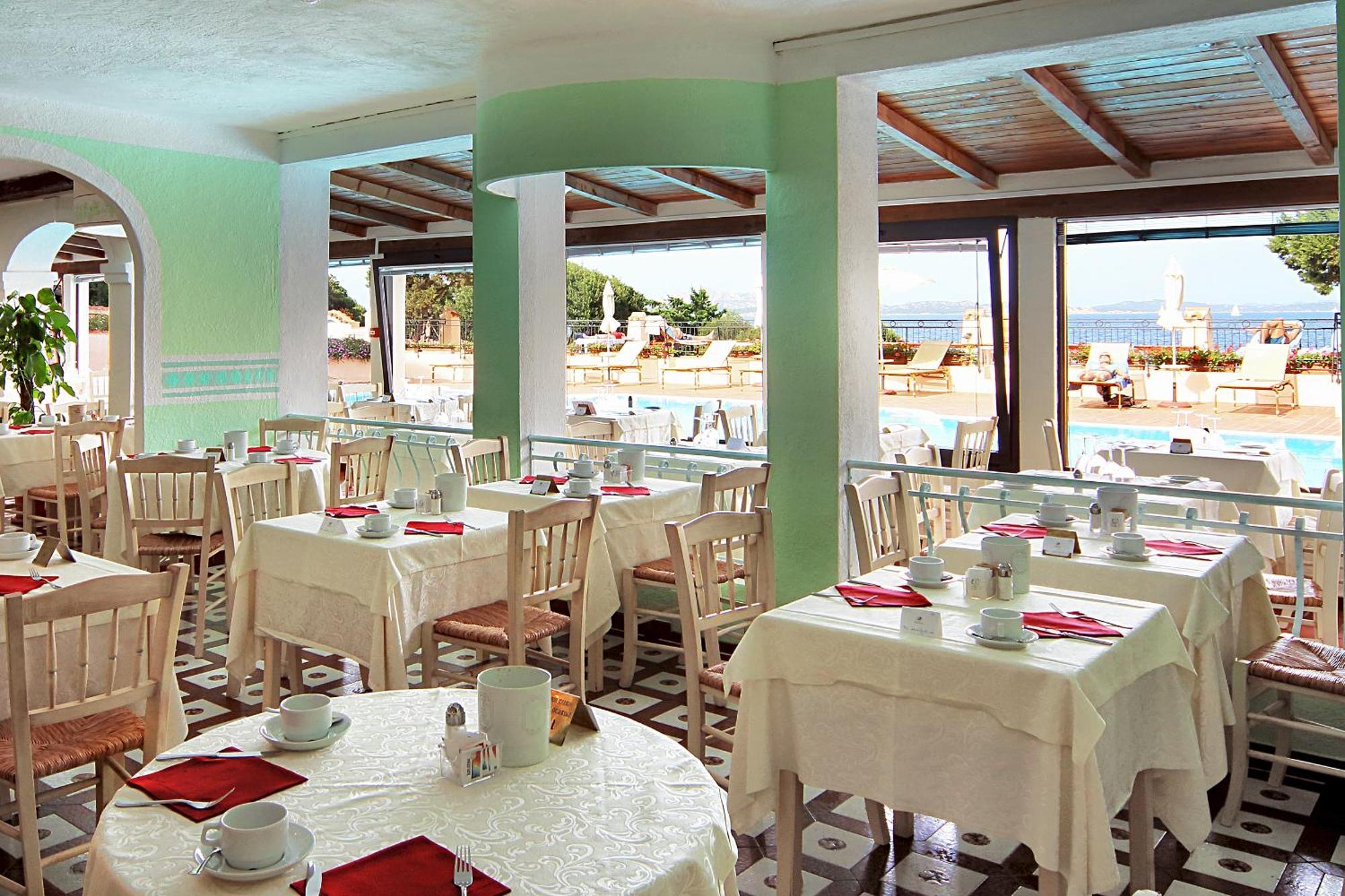 Grand Hotel Smeraldo Beach Baja Sardinia Exteriör bild