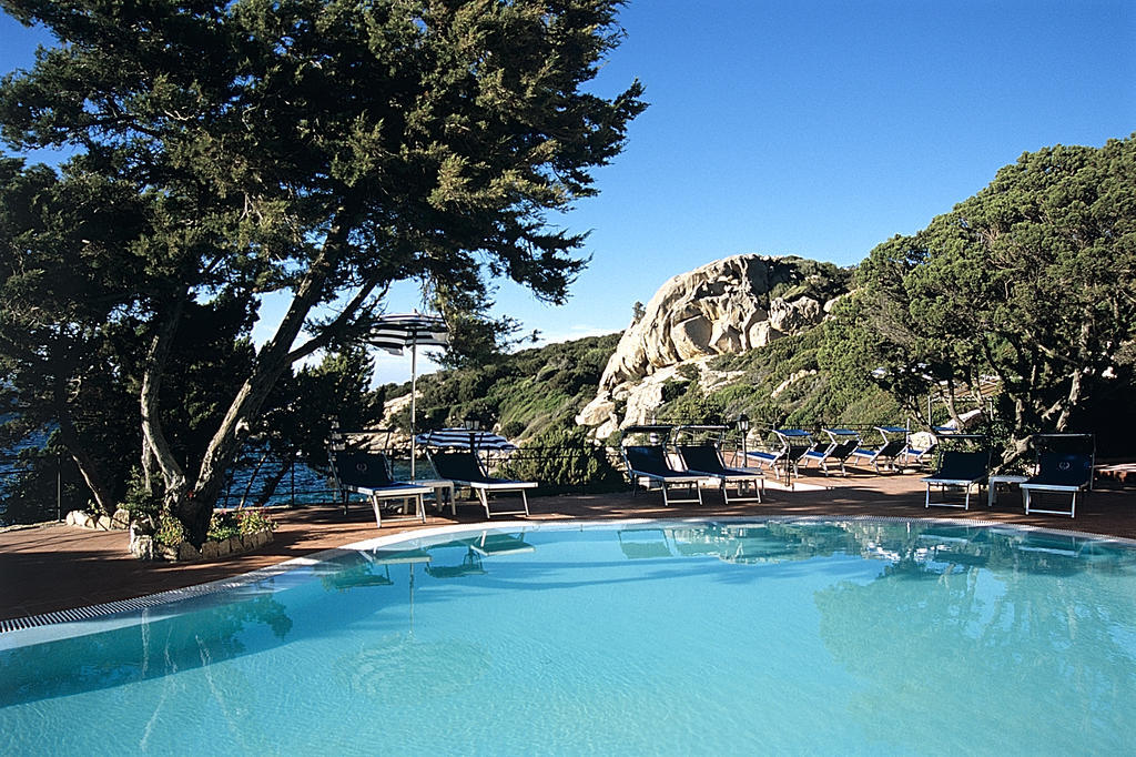 Grand Hotel Smeraldo Beach Baja Sardinia Exteriör bild